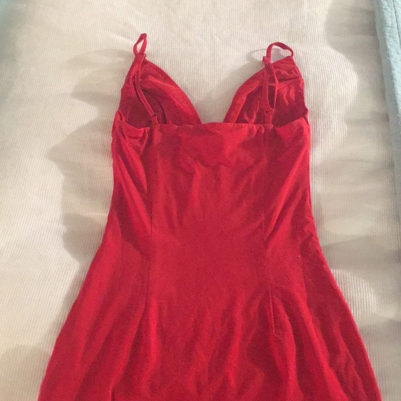 Red bodycon dress - Picture 3 of 5